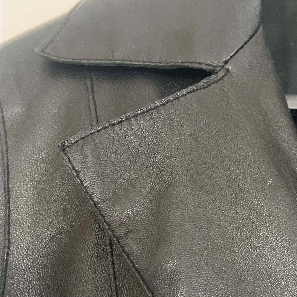 Vintage Bebe genuine leather Sleek Black Trench Coat tailored fit with 3 buttons - Picture 5 of 12